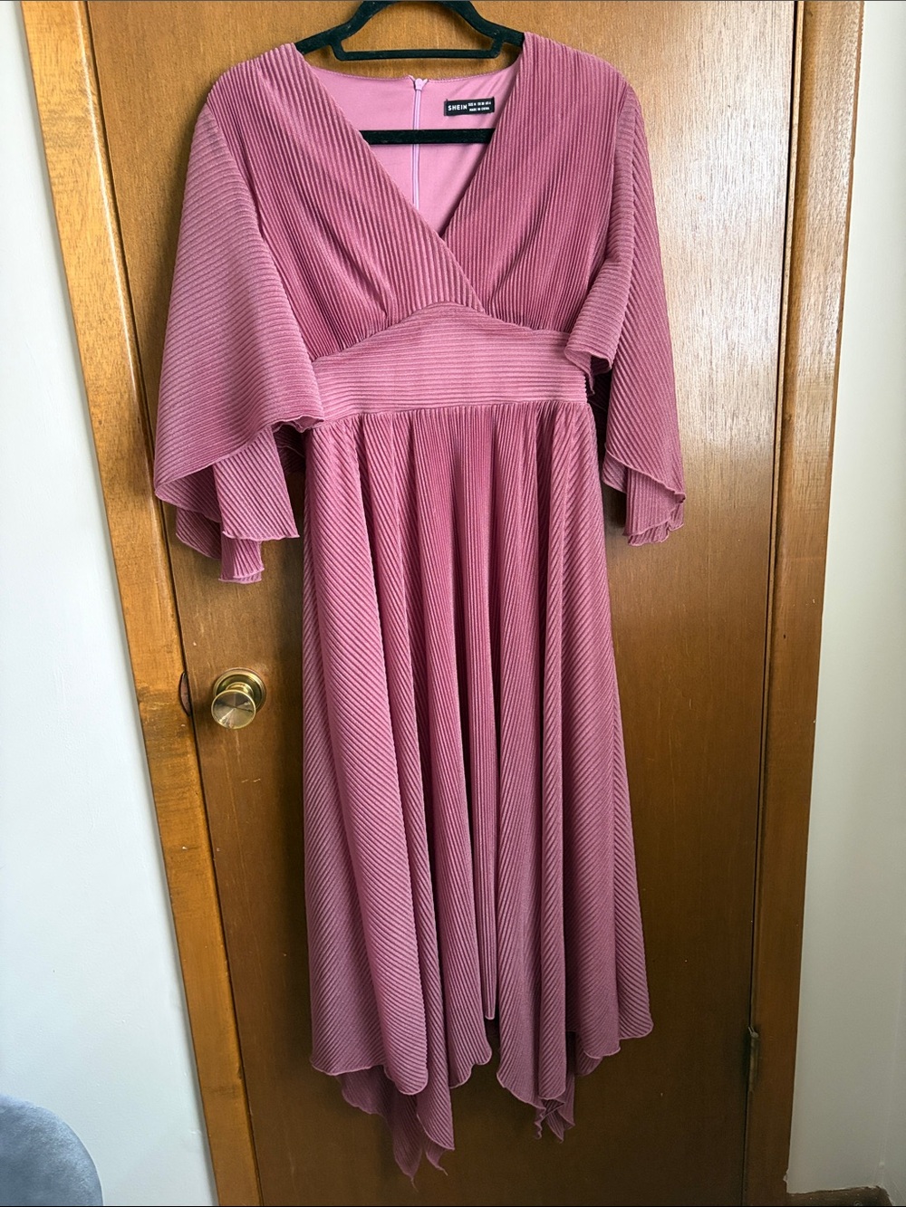 SHEIN Dusty Rose Pleated V-Neck Handkerchief Hem Dress